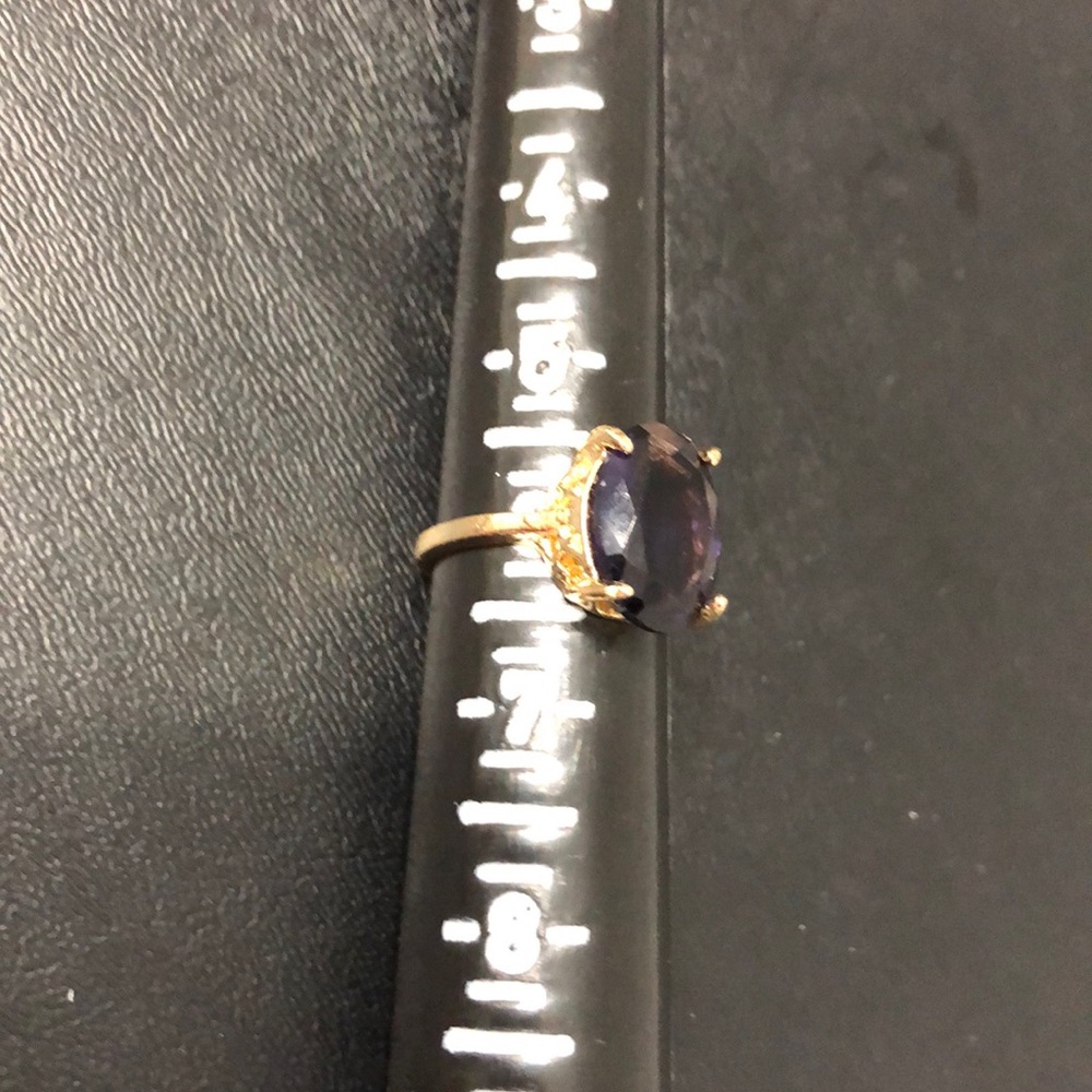 Size 6 gold tone ring w/ large purple stone. - Picture 4 of 4